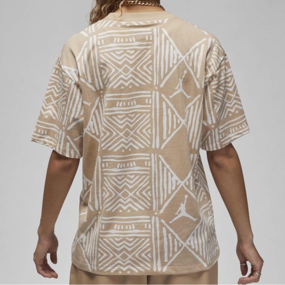 AIR JORDAN WMNS AOP GF TEE CORE - Picture 6 of 6